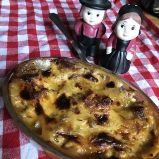 Oeufs brouillés aux champignons et saucisses 15 Courgettes à la libanaise