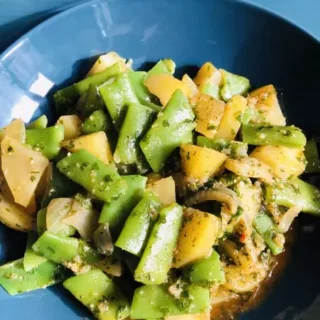 Poêlée de pommes de terre et haricots plats 13 Beignets de blettes pour l’Immaculée