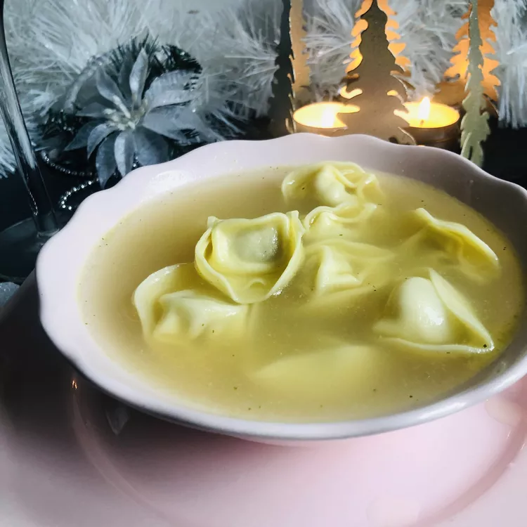 Cappelletti in brodo3 res