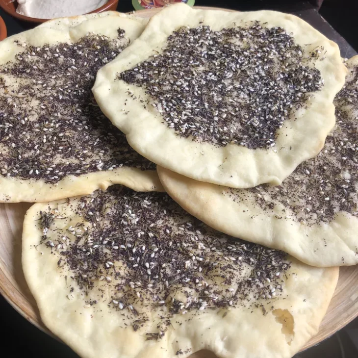 pain au zaatar zaatar manakish10