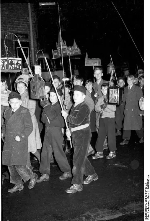 Bundesarchiv Bild 194 0448 33 Urdenbach Sankt Martinszug