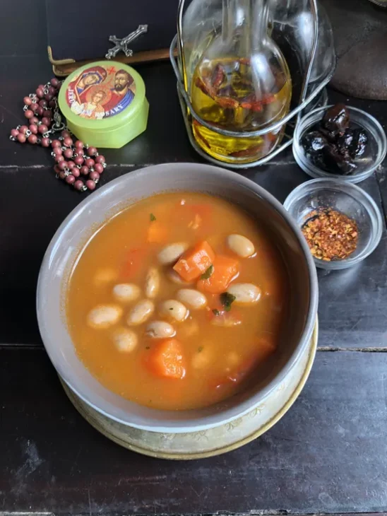 Soupe grecque de haricots blancs 6 Soupe aux haricots fasolia15