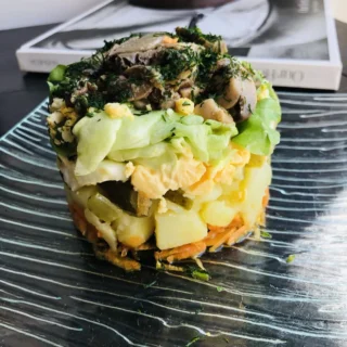 Salade des vieux croyants aux champignons (Lettonie) 9 La fête de Marie Madeleine: 22 Juillet