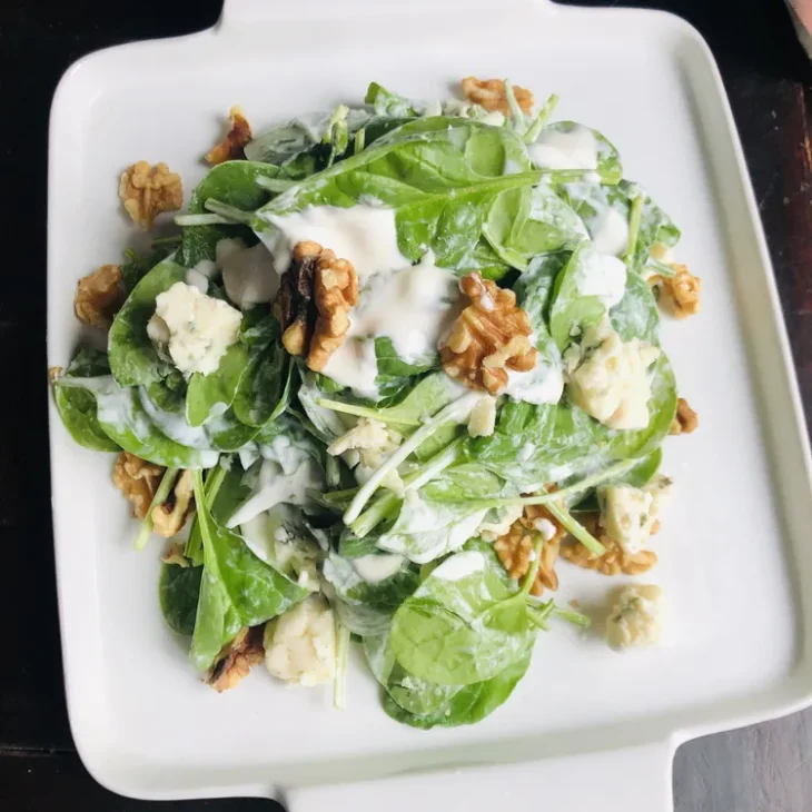 Dossier: Les croyances religieuses en Europe 8 Salade epinards au bleu Spinatsalat vegan7