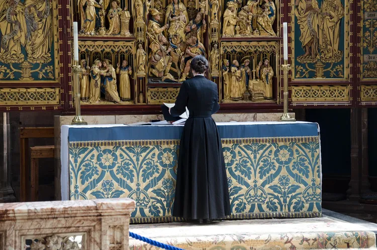 Dossier: Les croyances religieuses en Europe 2 female pastor 448791 1920
