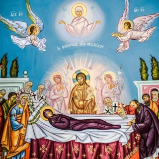 15 Août: Fête orthodoxe de la Dormition 17 Fava grecque (purée de pois jaunes)