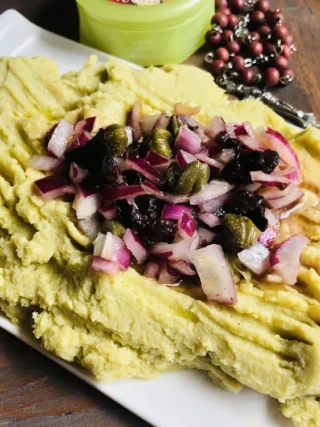 Fava grecque (purée de pois jaunes) 8 Fava grecque (purée de pois jaunes)
