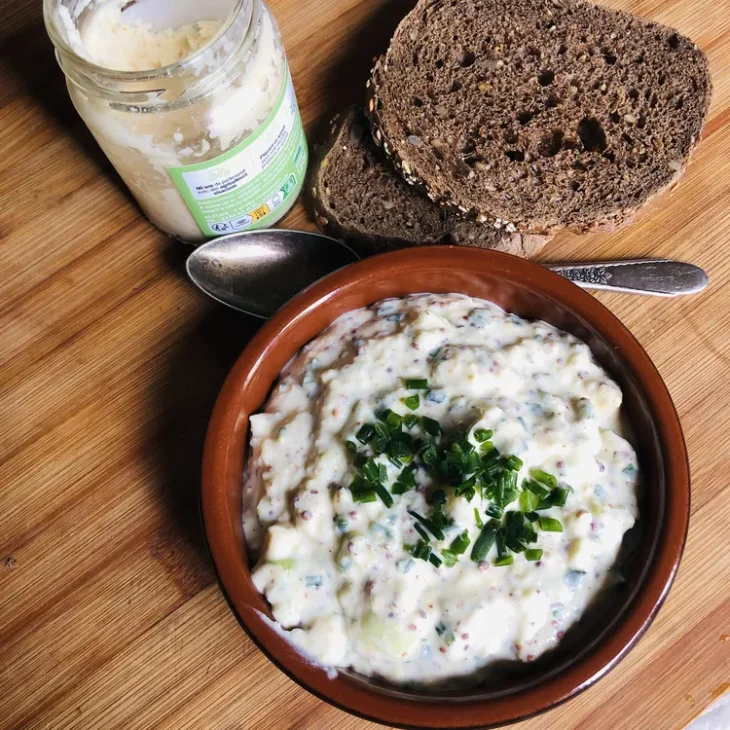 Fête de la Visitation en Pologne et une recette printanière 6 Sauce au raifort oeufs oignons nouveaux5 result