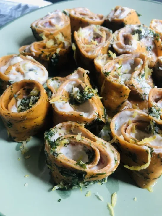 Rouleaux de « saumon » au raifort (vegan) 12 Rouleaux saumon vegan10