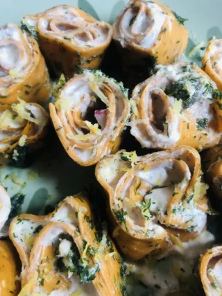 Rouleaux de « saumon » au raifort (vegan)