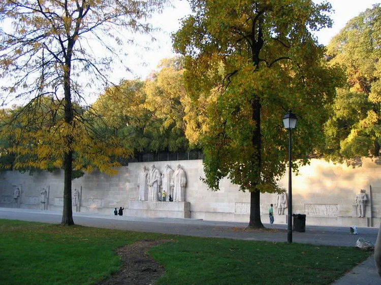 Pierre Viret: le Réformateur oublié 3 A Geneva monument international de la reformation