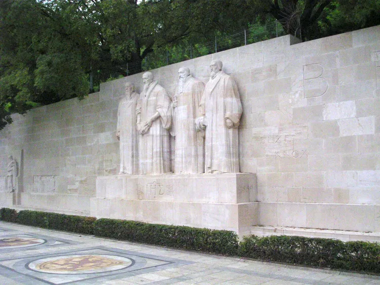 Pierre Viret: le Réformateur oublié 4 B Central group of the Reformation Wall 2003 08 20