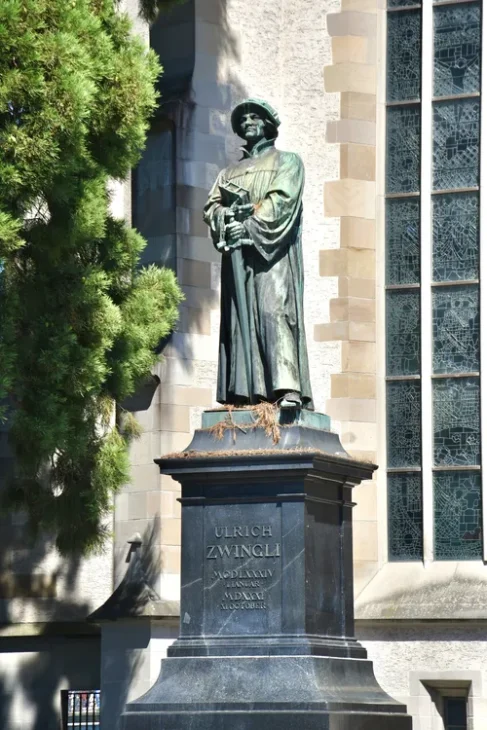 L'histoire de la "soupe au lait de Kappel" 6 Statue Ulrich Zwingli